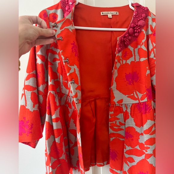 Beautiful coat! Size 6 - Picture 4 of 5